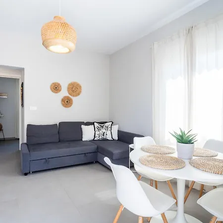 Fanouris Luxury 2 דירה חאניה